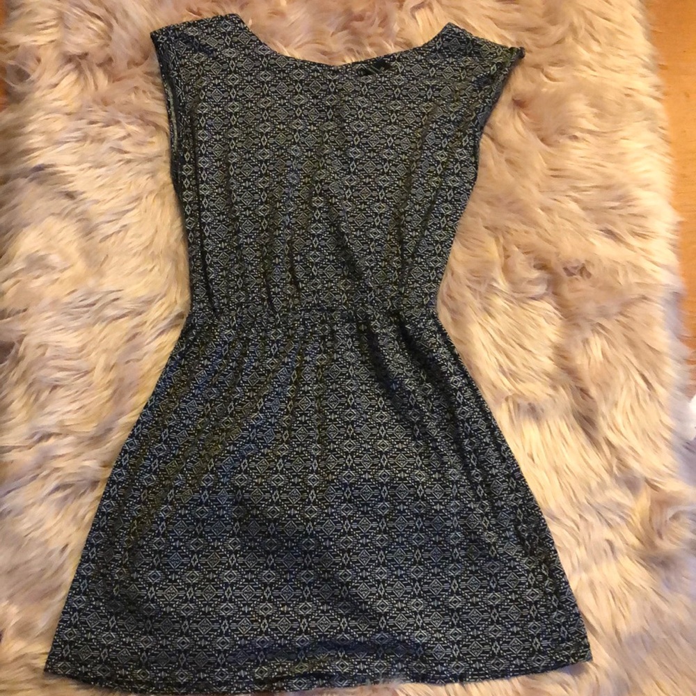 Black and white patterned H&M dress. Size:M
